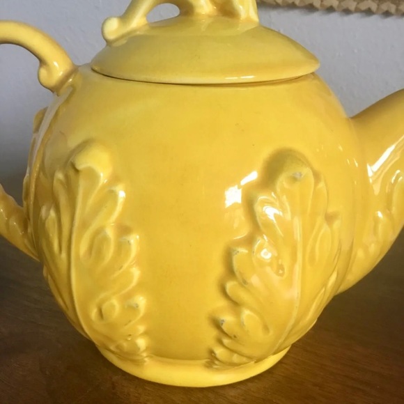 Vintage Red Wing Pottery Teapot - Yellow No. 259 - Picture 5 of 14